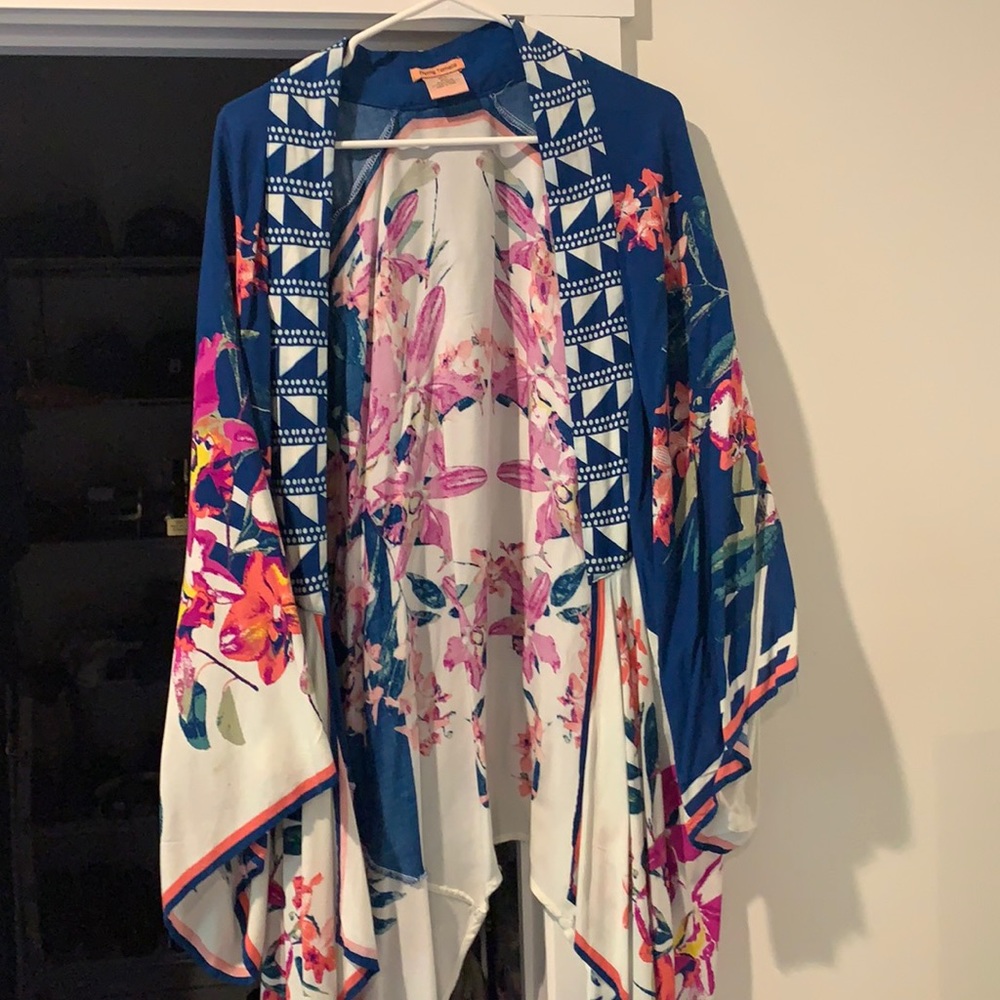 Flying tomato kimono